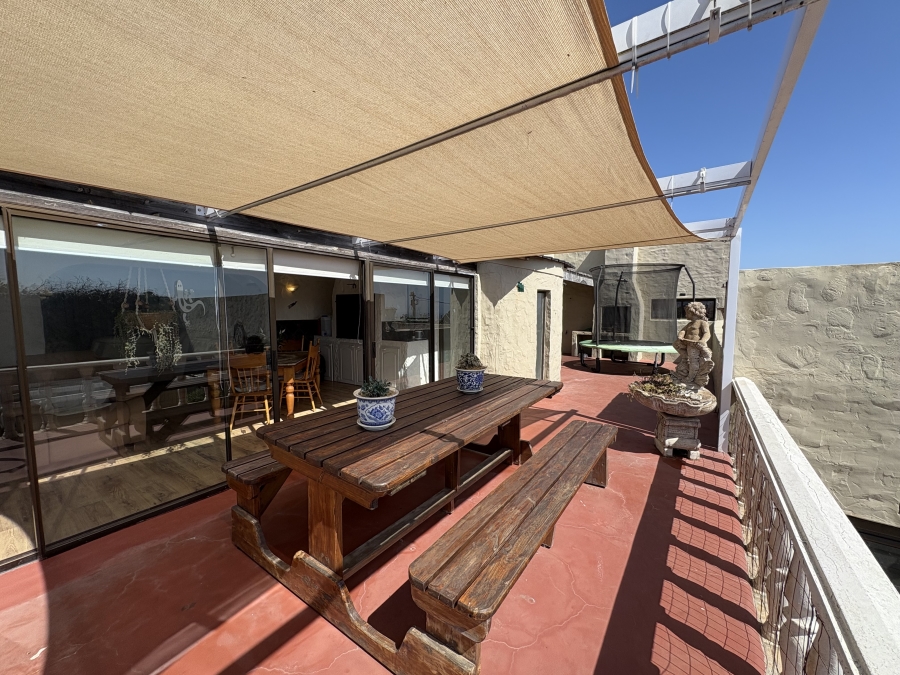 4 Bedroom Property for Sale in Pearl Bay Western Cape